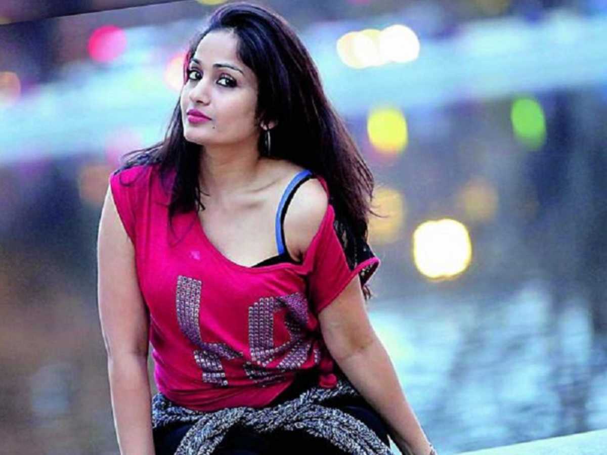 விஷால் பட நடிகை  காவல்துறையில் அதிர்ச்சி புகார் - பரபரப்பு தகவல்..!