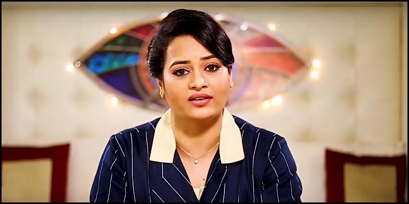 வைரலாகும் சுஜாவின் லிப் லாக் புகைப்படம்
