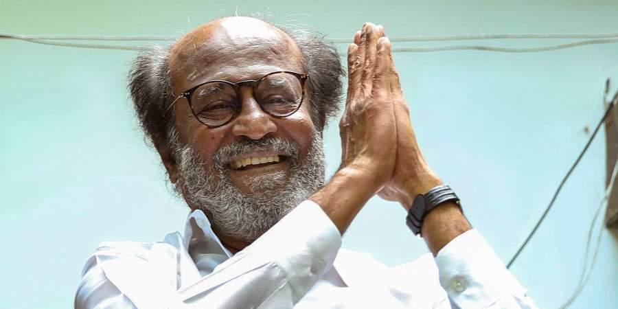 ரஜினியின் முடிவு மகிழ்ச்சியளிக்கிறது – பிரபல தயாரிப்பாளர் புகழாரம்