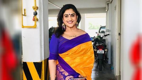 வனிதா, பவர் ஸ்டார் ரொமான்ஸ்… நக்கலடித்த லட்சுமி ராமகிருஷ்ணன்!