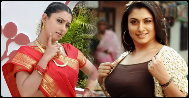 தொப்பை தெரிய செல்ஃபி - இணையத்தை சூடேற்றும் மாளவிகா..!