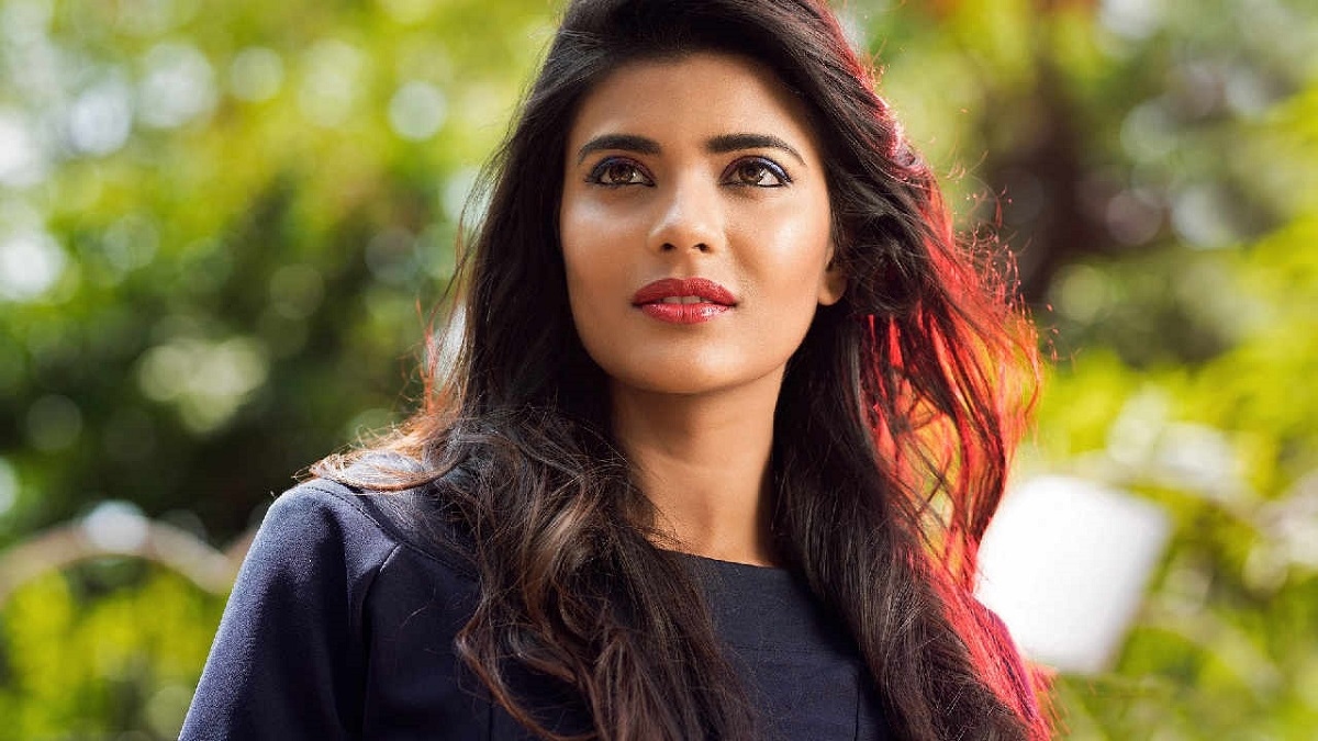 மாலத்தீவுக்குப் பறந்த முன்னணி நடிகை… அவர் கூறிய காரணம் தெரியுமா?