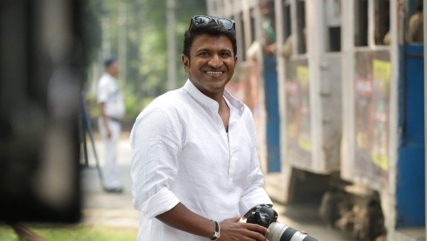 நம்பவே முடியல... இவ்ளோ சீக்கிரம் போயிட்டீங்களே... புனித் திடீர் மரணம்.. பிரபலங்கள் உருக்கம்!