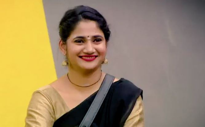 லாஸ்லியாவா இது... எவ்ளோ அழகா இருக்காங்க பாருங்க.. ட்ரெண்டிங் புகைப்படம்!