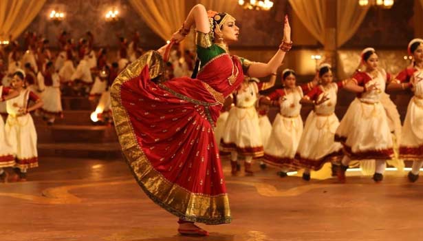 மகுடம் சூடியதா தலைவி? படம் எப்படி இருக்கு?
