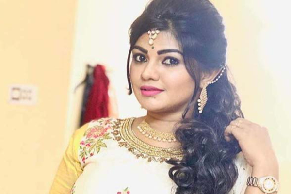 ரோஜா சீரியல் நடிகையின் மகளை பார்த்தீங்களா! அழகிய வீடியோ இதோ