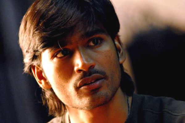 பிளாக் பஸ்டர் ஹிட்டான தனுஷ் படம்... தவறவிட்டு வருத்தபடும் பிரபல நடிகர்