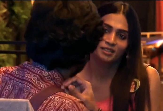 பிக்பாஸ் வீட்டில் இரண்டாவது காதல்? வறுத்தெடுக்கும் நெட்டிசன்கள்!